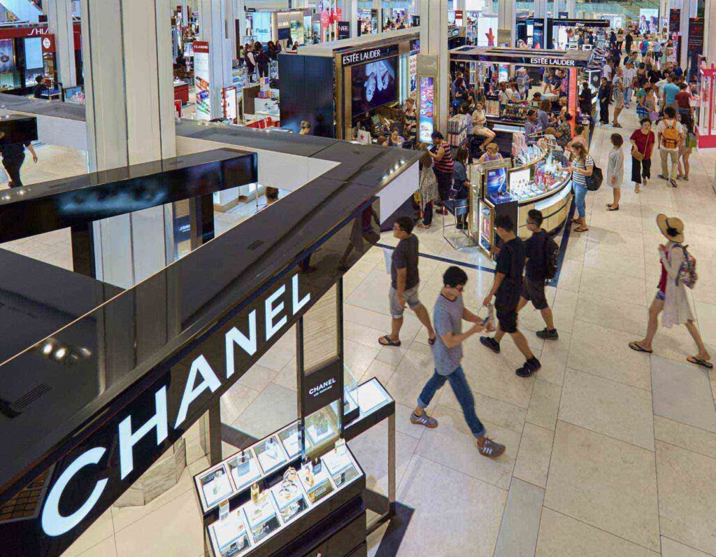 Retailers report bumper earnings